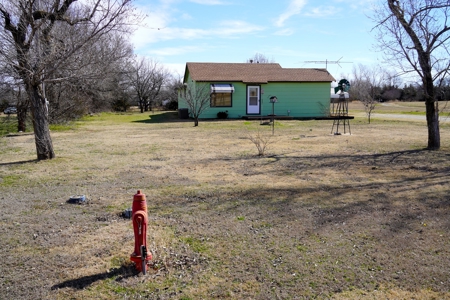 Highway Home/Commercial Property For Sale - image 10