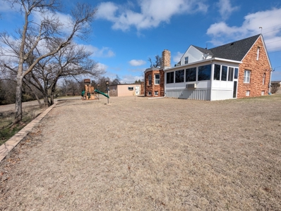 Historic Home on 2.5 acres, Highway 86 Frontage in Perry, Ok - image 1