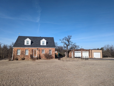 Historic Home on 2.5 acres, Highway 86 Frontage in Perry, Ok - image 8