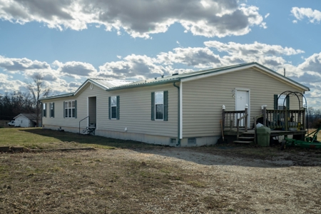 Country Homes, Land and Barn for Sale in Maries County, MO - image 1
