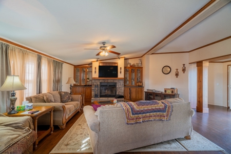 Country Homes, Land and Barn for Sale in Maries County, MO - image 12