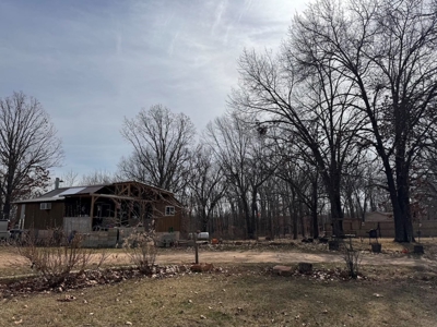 Cabin on 1.84 Acres for Sale in Howell County, Missouri - image 14