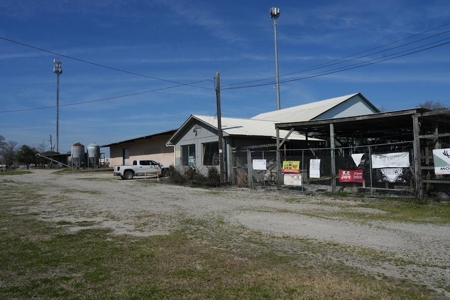 Commercial Building 1.37 Acres Waynesboro, MS - image 1