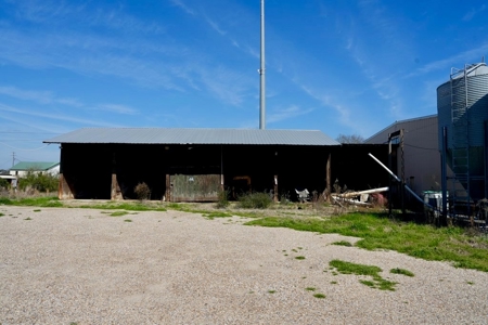 Commercial Building 1.37 Acres Waynesboro, MS - image 25