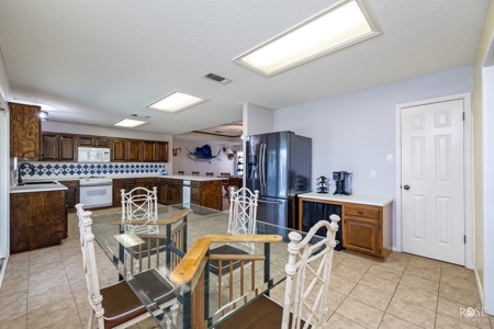 Large Home in Green Acres Estates San Angelo, Texas - image 36