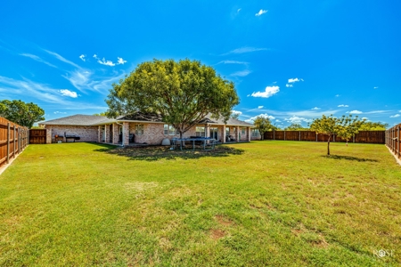 Large Home in Green Acres Estates San Angelo, Texas - image 24