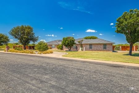 Large Home in Green Acres Estates San Angelo, Texas - image 41