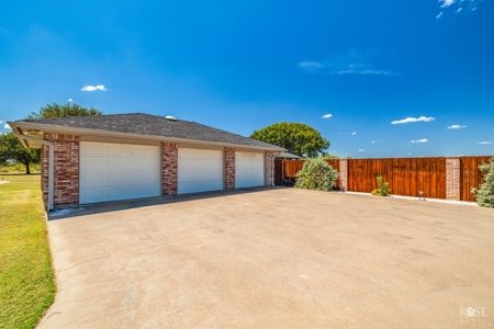 Large Home in Green Acres Estates San Angelo, Texas - image 30