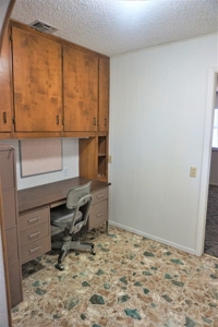 4 Bedrooms House for Sale Ft Stockton, Tx 1109 N Orient - image 41
