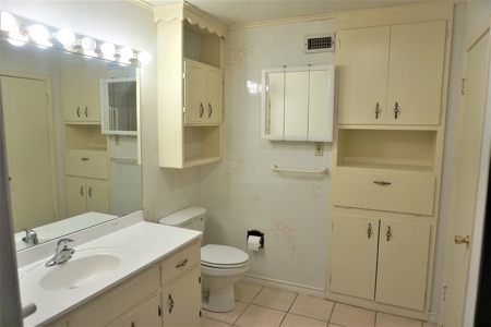 4 Bedrooms House for Sale Ft Stockton, Tx 1109 N Orient - image 48