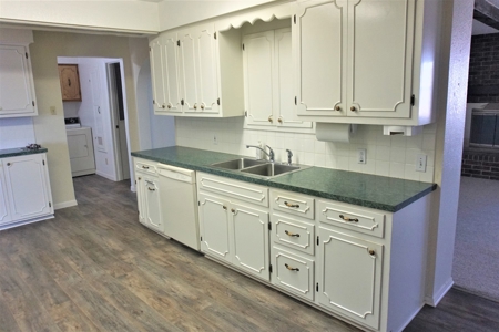 4 Bedrooms House for Sale Ft Stockton, Tx 1109 N Orient - image 9
