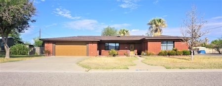 4 Bedrooms House for Sale Ft Stockton, Tx 1109 N Orient - image 1