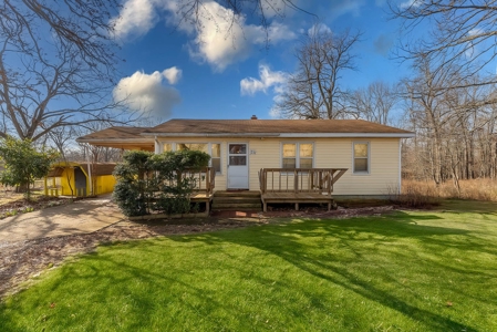 Country Home on 1.5 Acres in Alton, Missouri - image 3