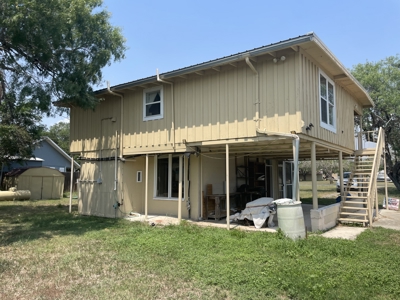 Waterfront Home in George West, TX - image 28