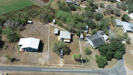 Waterfront Home in George West, TX - image 2