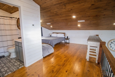 Newton County Cabin With Views For Sale on 2 Acres - image 17