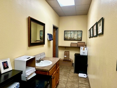 Commercial Office Building w/Acreage for Sale Antlers, Ok - image 35