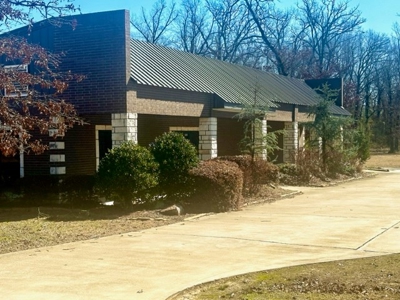 Commercial Office Building w/Acreage for Sale Antlers, Ok - image 12