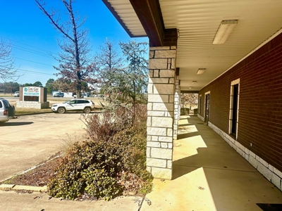 Commercial Office Building w/Acreage for Sale Antlers, Ok - image 6