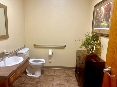 Commercial Office Building w/Acreage for Sale Antlers, Ok - image 32