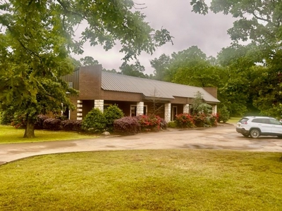 Commercial Office Building w/Acreage for Sale Antlers, Ok - image 49