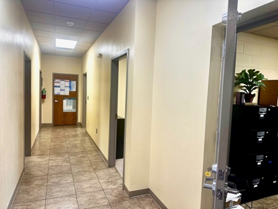 Commercial Office Building w/Acreage for Sale Antlers, Ok - image 17