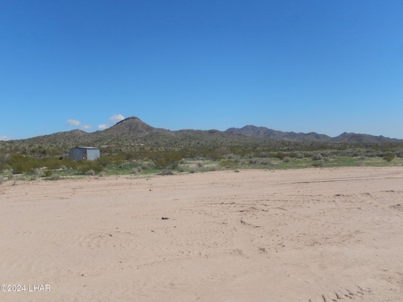 Great Desert & Mountain Views