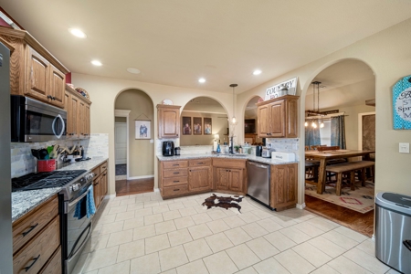 Pryor, OK Home For Sale - image 20