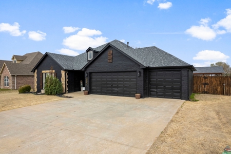 Pryor, OK Home For Sale - image 2