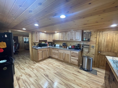 3-Br, 2-Ba Country Log Sided Home On 22.39 Acres: - image 13