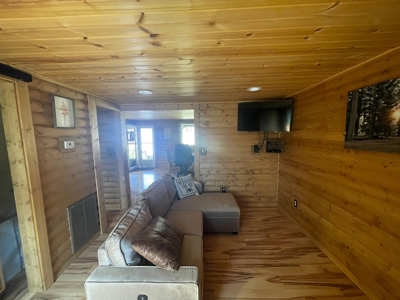 3-Br, 2-Ba Country Log Sided Home On 22.39 Acres: - image 18