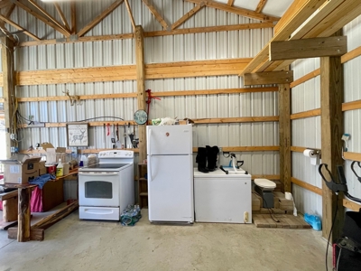 3-Br, 2-Ba Country Log Sided Home On 22.39 Acres: - image 33