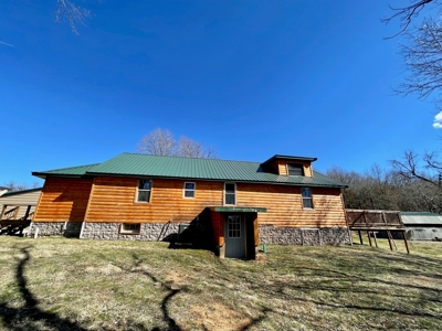 3-Br, 2-Ba Country Log Sided Home On 22.39 Acres: - image 3
