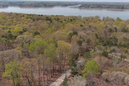 Oak Hill Hideaway On Buggs Island Lake, VA - image 8