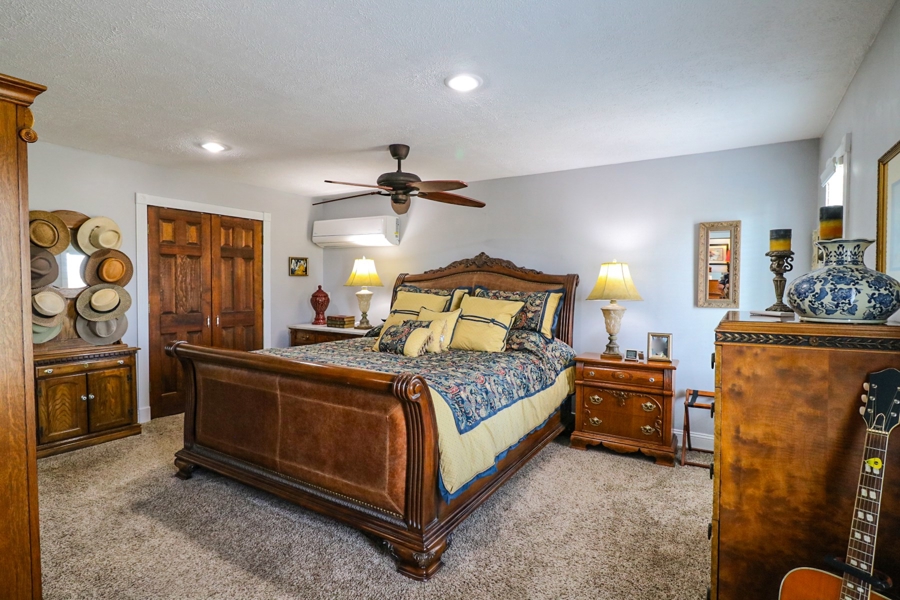 Spacious master suite