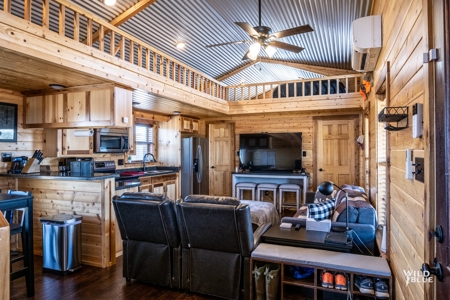 Turnkey Hunting Ranch and Cabin in Cisco, Texas on 66 Acres - image 1
