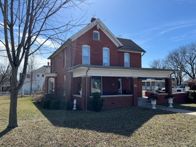 Historic home in Iola Ks - image 3