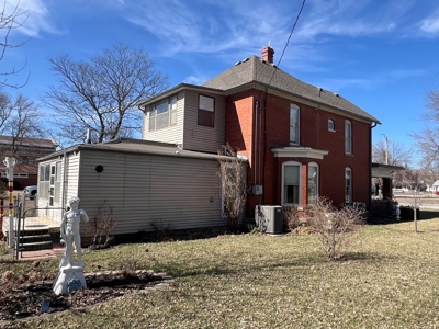 Historic home in Iola Ks - image 5