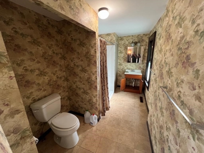 Historic home in Iola Ks - image 13