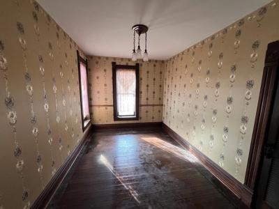 Historic home in Iola Ks - image 34