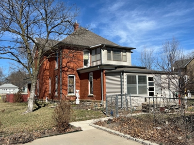 Historic home in Iola Ks - image 4