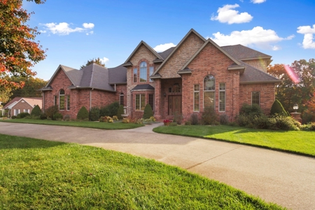Contemporary Home in Country Club Area of West Plains MO - image 2