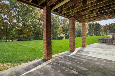 Contemporary Home in Country Club Area of West Plains MO - image 35
