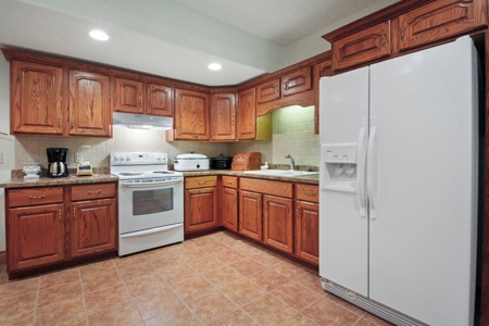 Contemporary Home in Country Club Area of West Plains MO - image 37