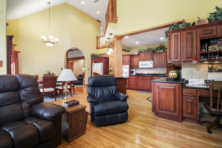 Contemporary Home in Country Club Area of West Plains MO - image 22