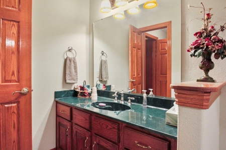 Contemporary Home in Country Club Area of West Plains MO - image 29