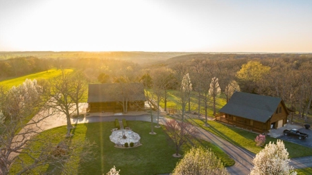 Beautiful Log Homes Situated on 250 Acres in Stockton, MO - image 2