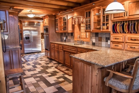 Beautiful Log Homes Situated on 250 Acres in Stockton, MO - image 7