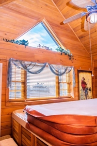 Beautiful Log Homes Situated on 250 Acres in Stockton, MO - image 18