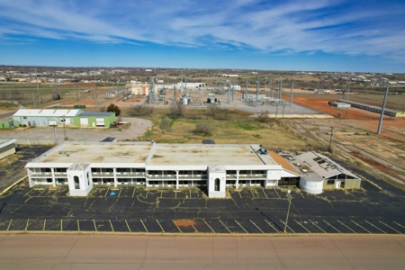 Commercial Zoned Property For Sale In Elk City, Oklahoma - image 1